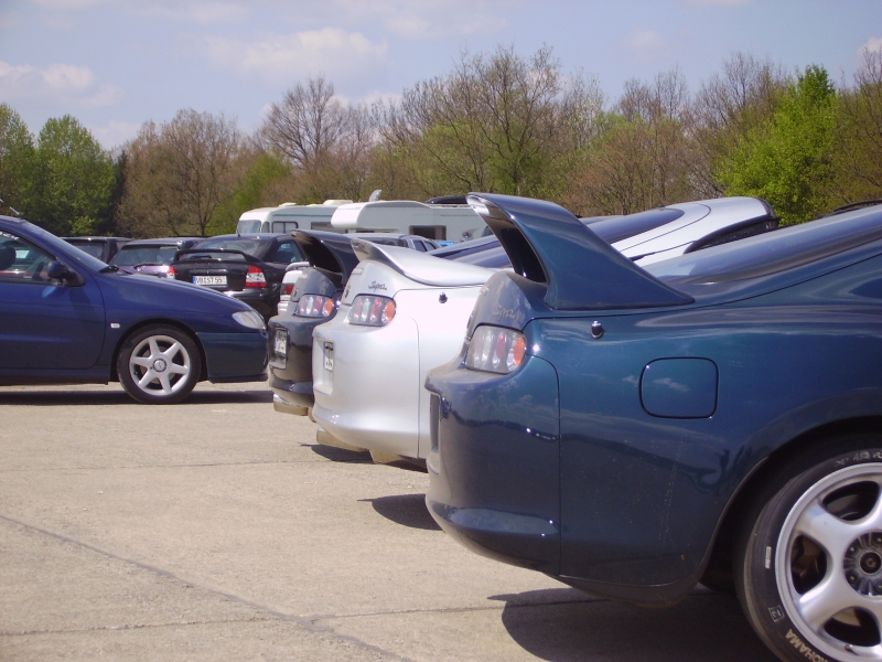 http://www.coupe-parts.de/07.Supras.jpg